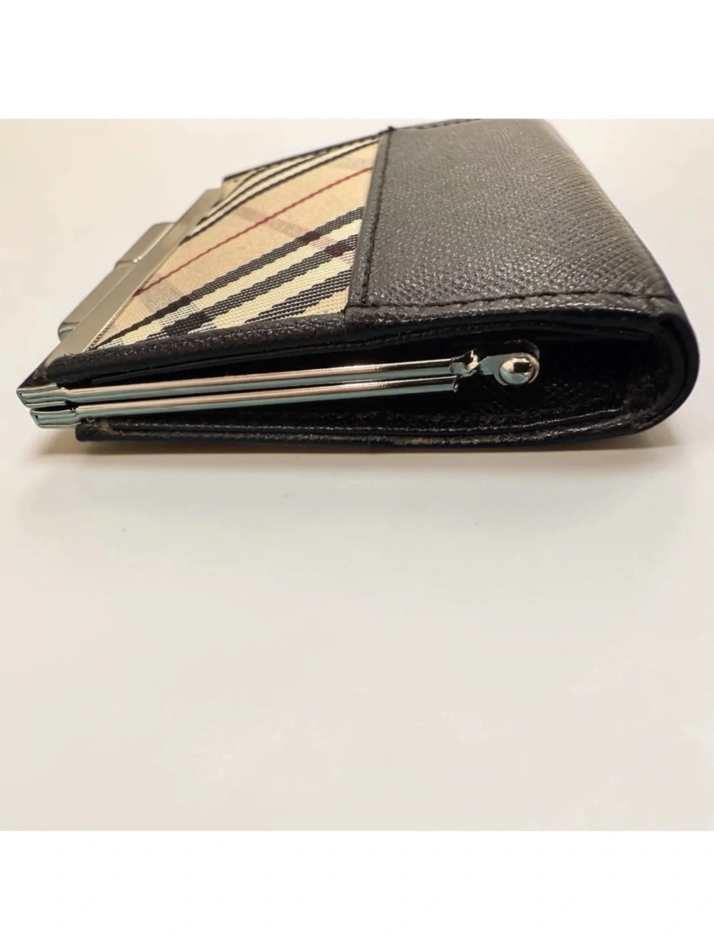 Burberry Kiss-lock Coin Purse in iconic Nova Check Canvas